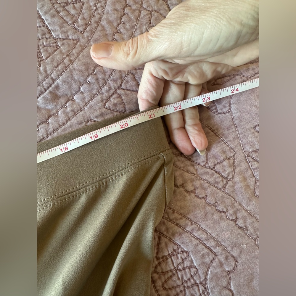 NWOT Susan Graver Liquid Knit Women's Tan Pants - Medium - Picture 14 of 14